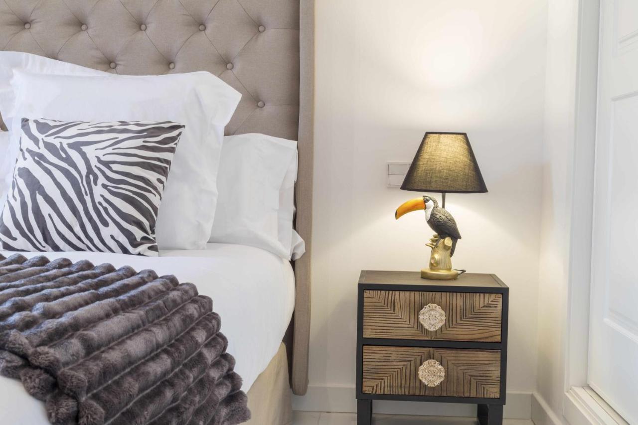 The Clock House Luxury Urban Suites Malaga Room photo