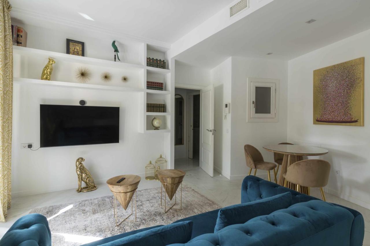 The Clock House Luxury Urban Suites Malaga Room photo